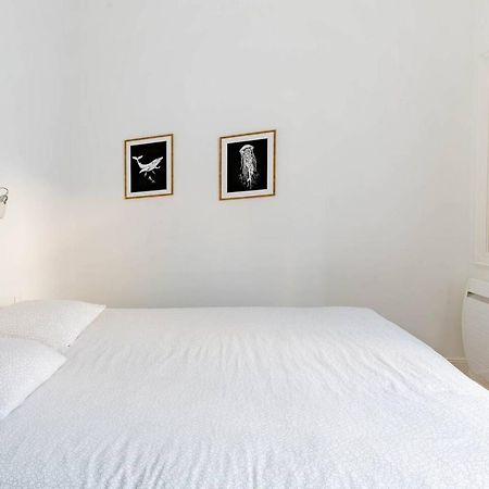 Superbe DUPLEX de 70m2 avec 2 CHAMBRES en HYPER CENTRE au CALME sur COUR classé 3 ETOILES avec PARKING en option La Rochelle  Esterno foto