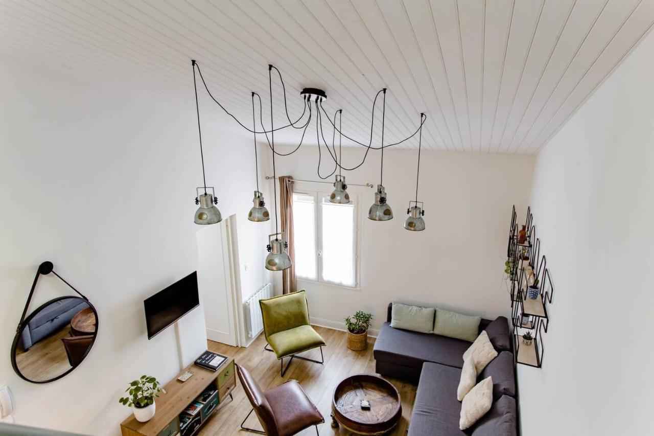 Superbe DUPLEX de 70m2 avec 2 CHAMBRES en HYPER CENTRE au CALME sur COUR classé 3 ETOILES avec PARKING en option La Rochelle  Esterno foto